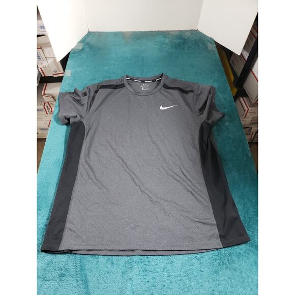 Nike Shirt Size Extra Large Mens Black Dri-Fit Running Short Sleeve Race Day - Picture 1 of 8